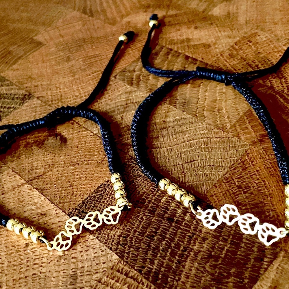 Elegant Gold and Black Bracelet